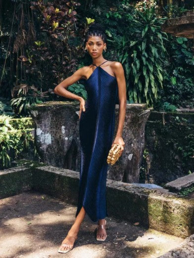 Glamorous Evening Dress with Fringe and Daring Slit to Dazzle at Every Occasion