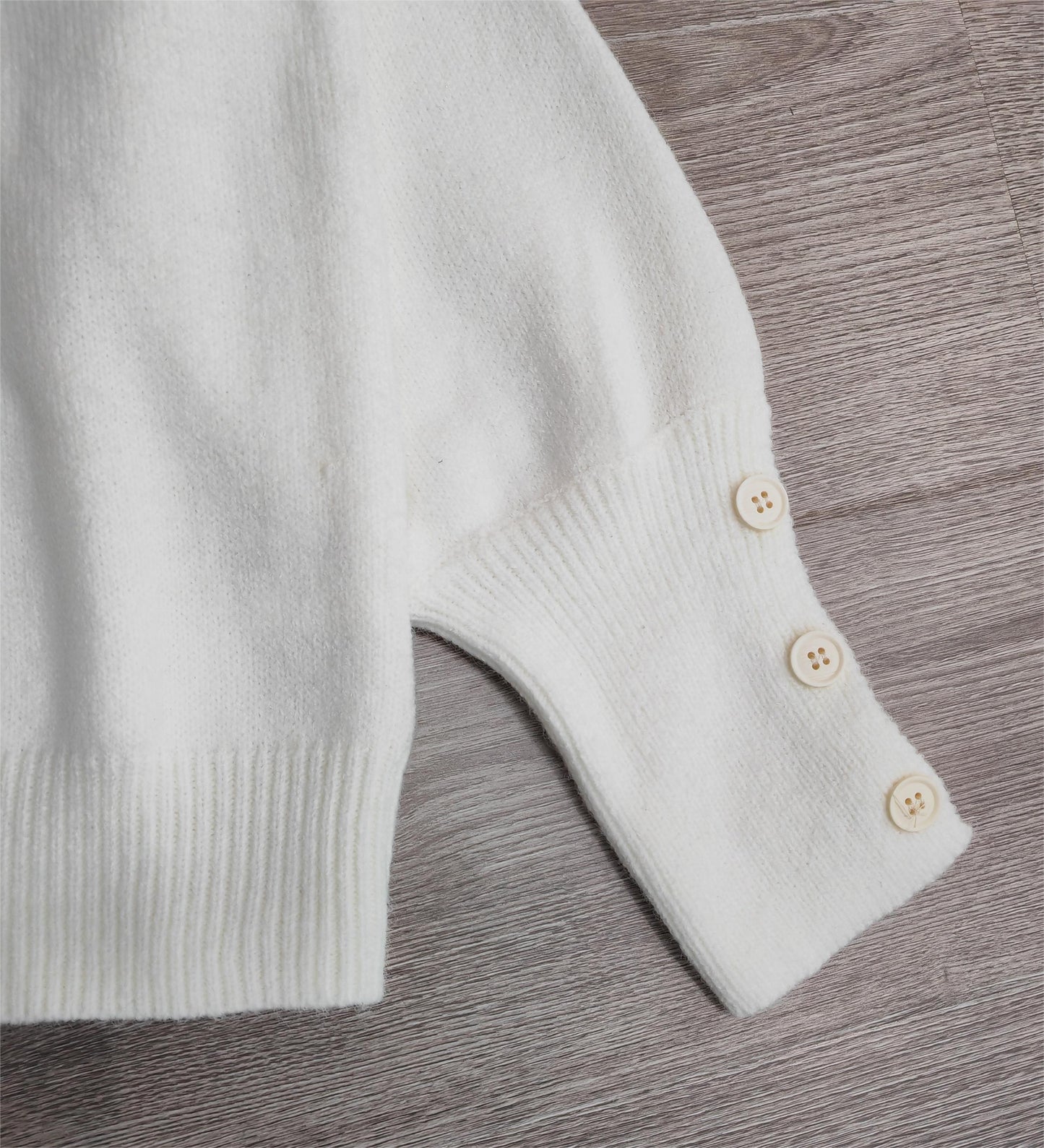 Special sweater with round neck