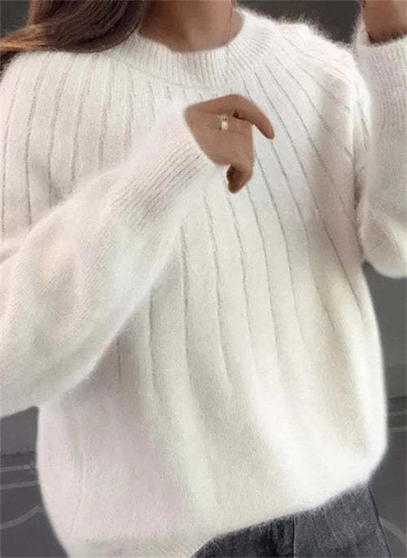 Women's Cashmere Sweater: Naturally Beautiful in Fur Colors