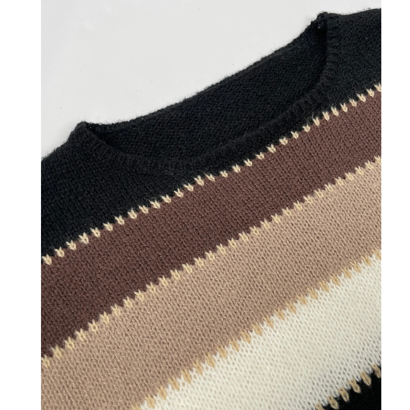 Comfortable sweater with wide stripes