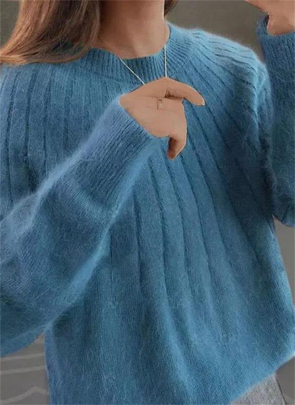 Women's Cashmere Sweater: Naturally Beautiful in Fur Colors