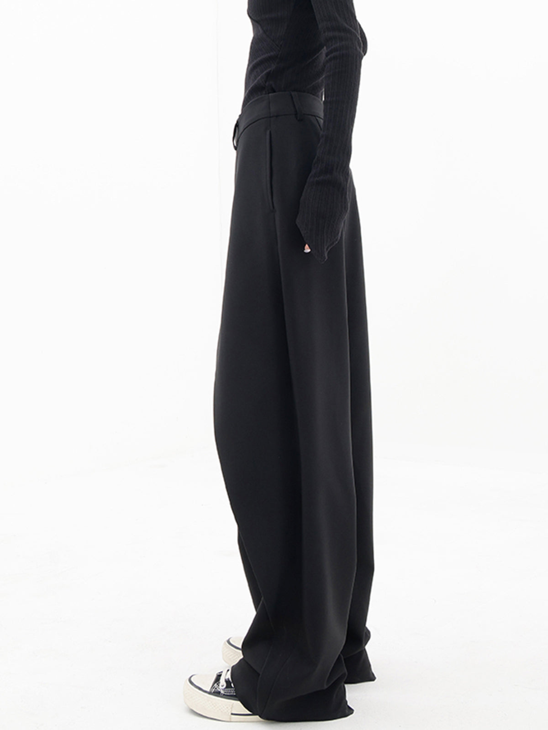 Asymmetrical baggy pants