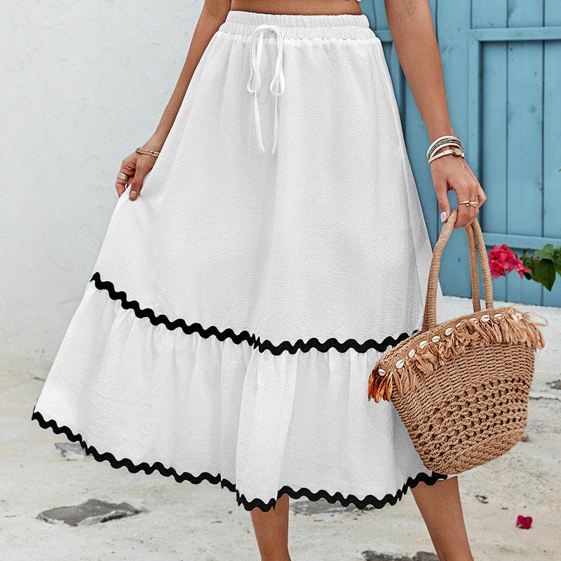 Classic white trapeze fashion skirt