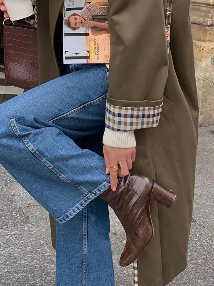 Long Coat with Checkered Lining – Timeless Urban Elegance