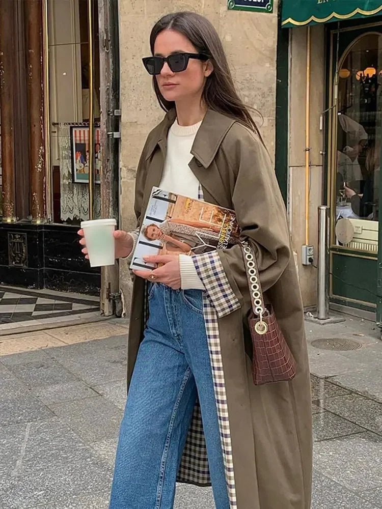 Long Coat with Checkered Lining – Timeless Urban Elegance