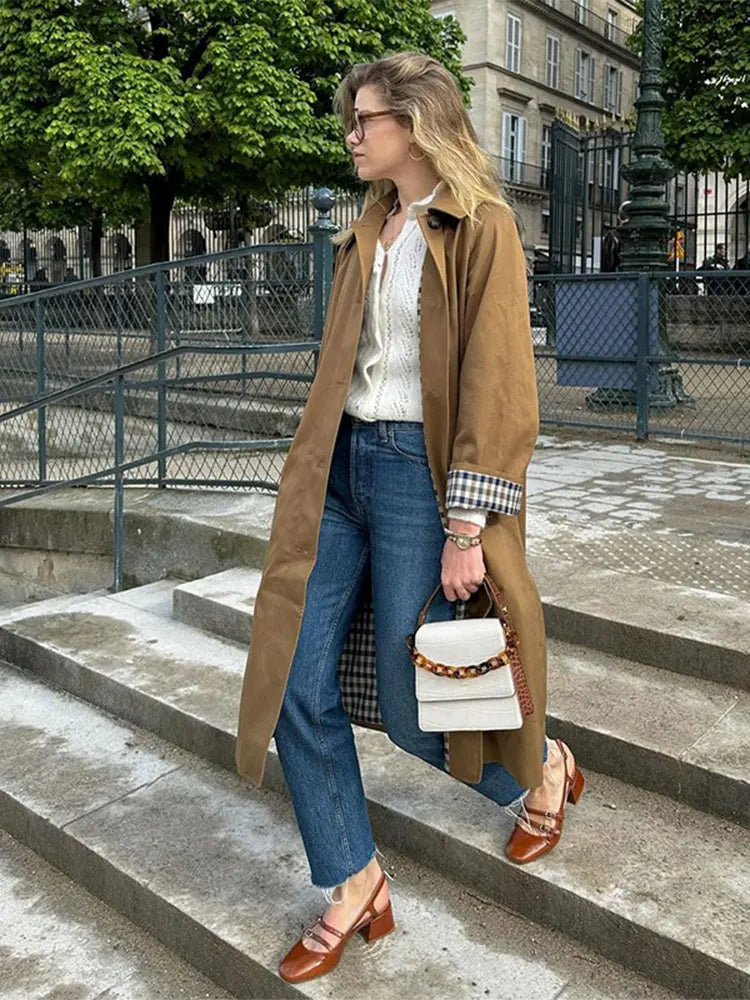 Long Coat with Checkered Lining – Timeless Urban Elegance