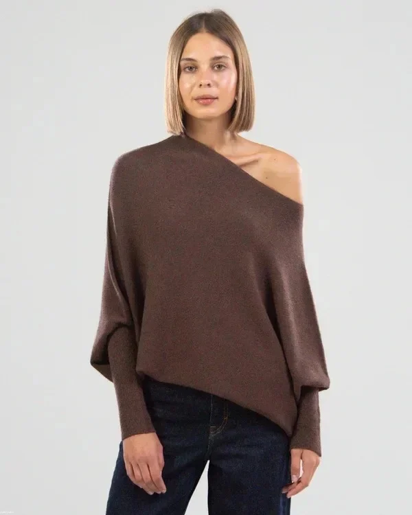 Elegant asymmetrical sweater.