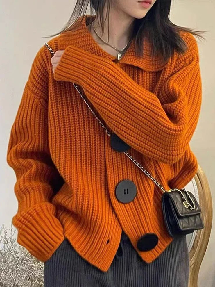 Elegant basic sweater.