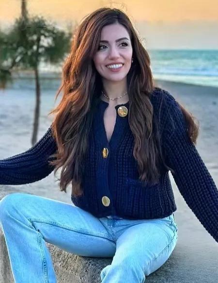 Navy Blue Knitted Cardigan - Vintage Casual Charm