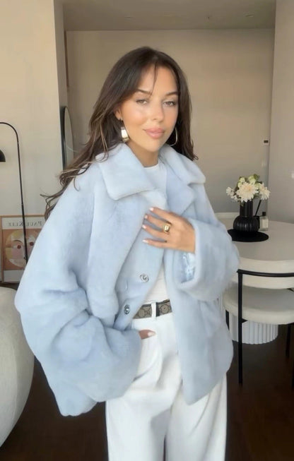 Nila Jacket: Elegance and Comfort 