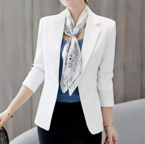 Elegant slim jacket with tailored collar